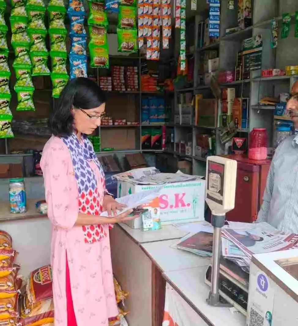 लोहाघाट:डीएम के निर्देश पर खाद्य सुरक्षा विभाग का सघन चेकिंग अभियान एक्सपायर्ड सामग्री नष्ट, 04 नमूने लैब भेजे गए