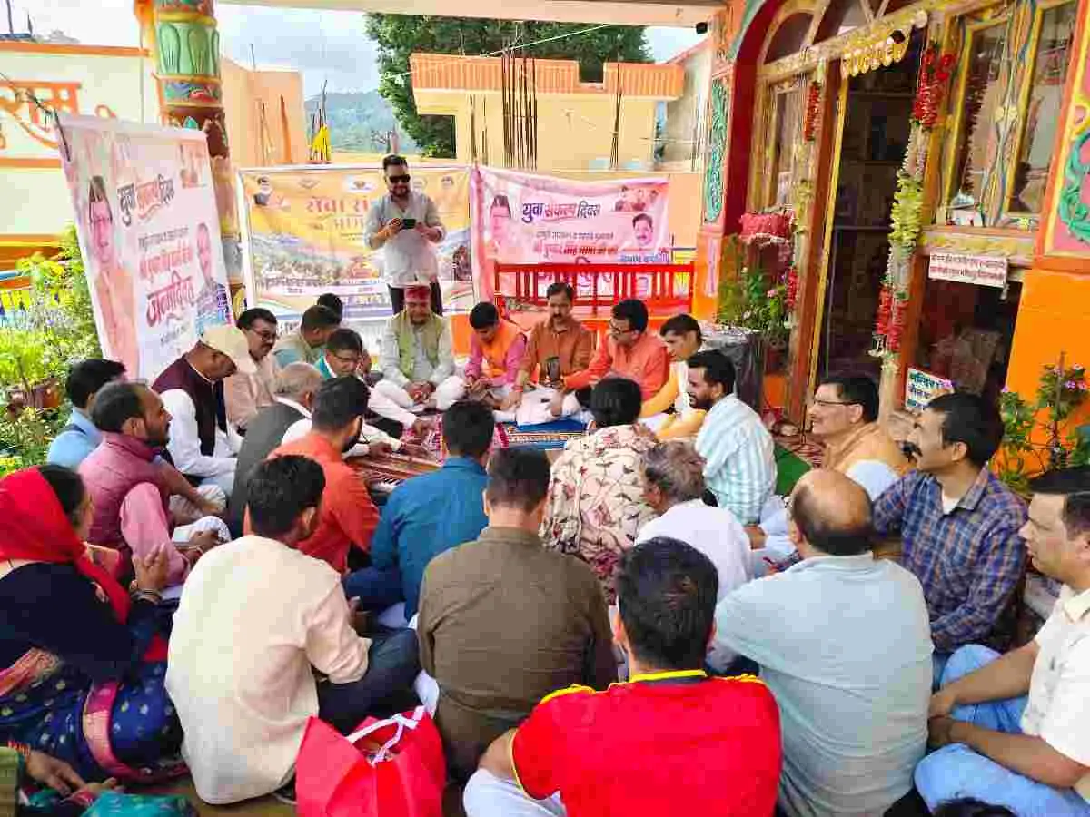 लोहाघाट में भाजपा ने धूमधाम से मनाया सीएम धामी का जन्म दिवस।