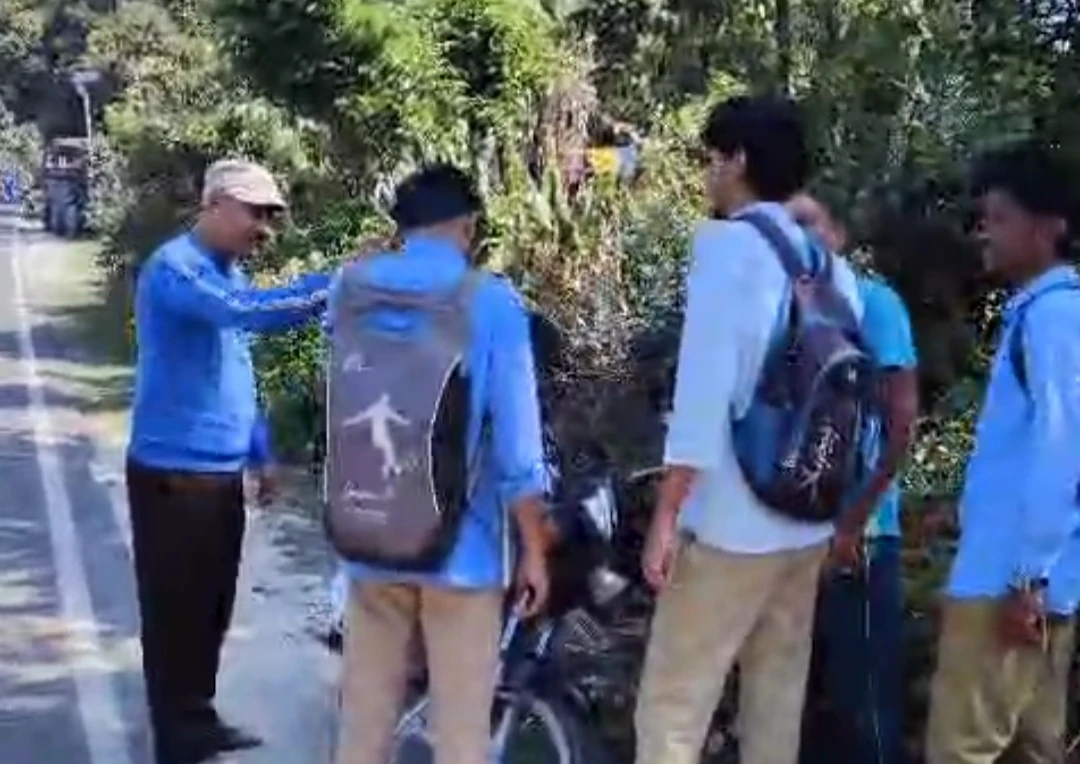 टनकपुर में मामूली बात पर छात्रों से मारपीट वीडियो सोशल मीडिया में वायरल छात्रों ने दी तहरीर 