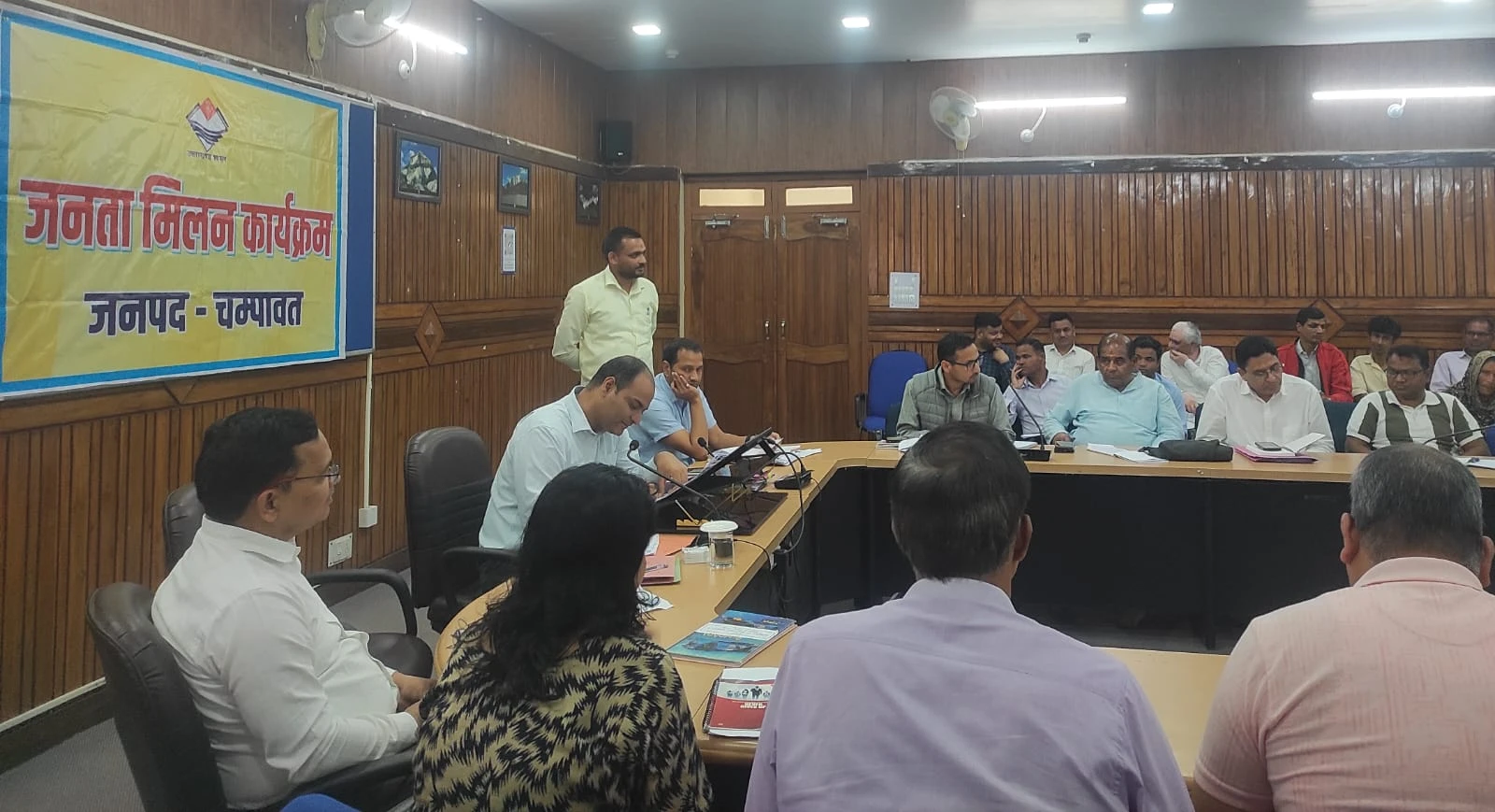 चंपावत:जिलाधिकारी ने नशा उन्मूलन अभियान को लेकर दिए सख्त निर्देश