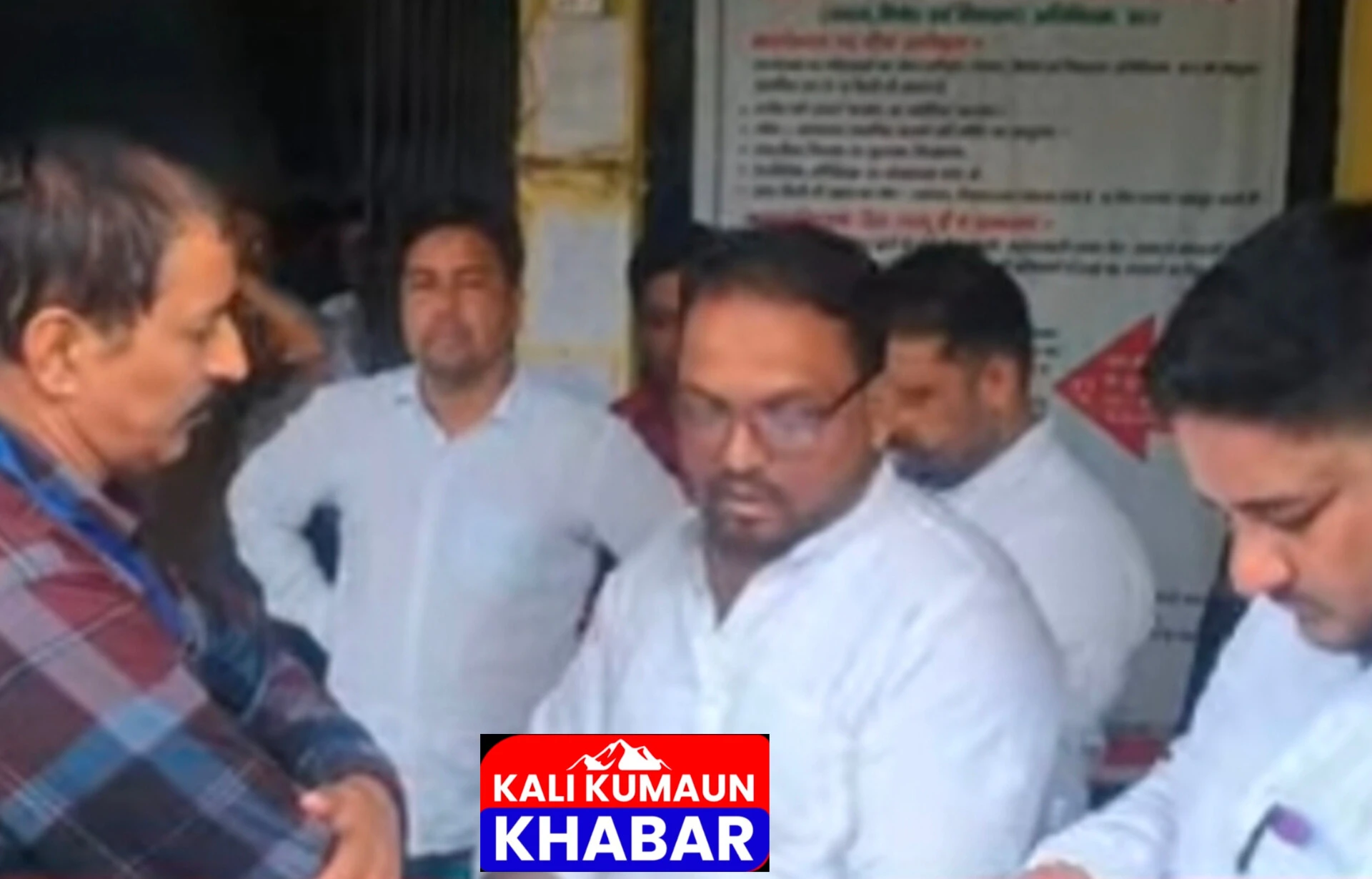टनकपुर नगर पालिका में बवाल पांच सभासदों ने दिया सामूहिक इस्तीफा। पालिका प्रशासन में मचा हड़कंप।
