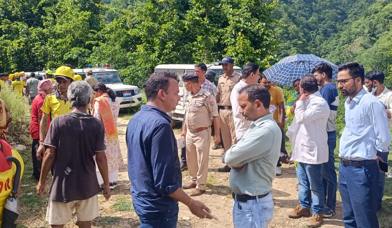 पंचेश्वर क्षेत्र में भूस्खलन की चपेट में आए मृतक के परिजनों को मिली आर्थिक सहायता मौके पर मृतक का किया गया पोस्टमार्टम