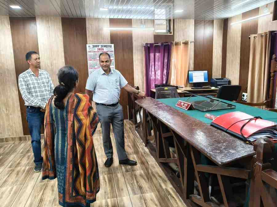 लोहाघाट:डीएम चंपावत ने तहसील लोहाघाट का किया निरीक्षण दिए जरूरी दिशा निर्देश