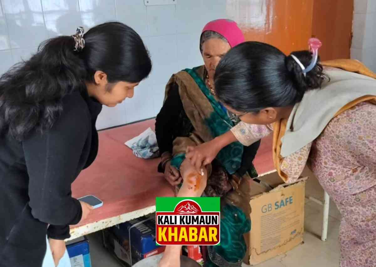 चंपावत:देवीधुरा में गुलदार के हमले में महिला घायल। क्षेत्र में दहशत ग्रामीणों की पिजड़ा लगाने की मांग