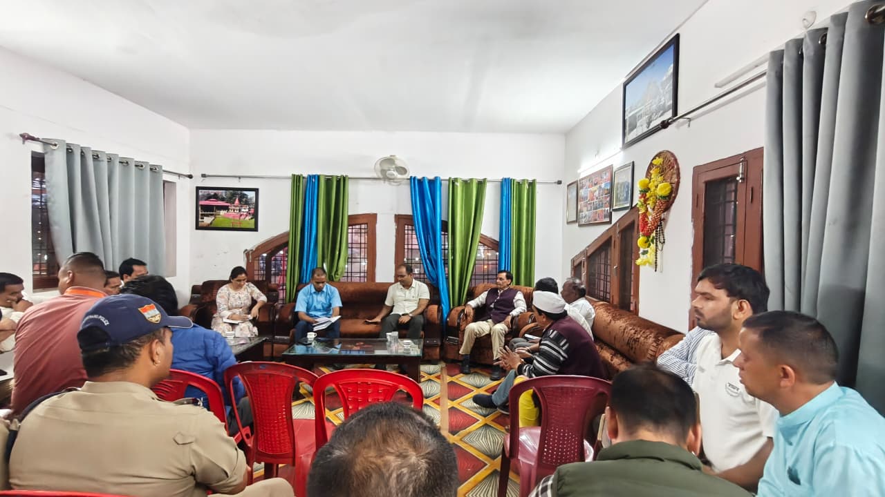 चंपावत:देवीधुरा बग्वाल मेले की तैयारियों को लेकर जिलाधिकारी ने किया स्थलीय निरीक्षण