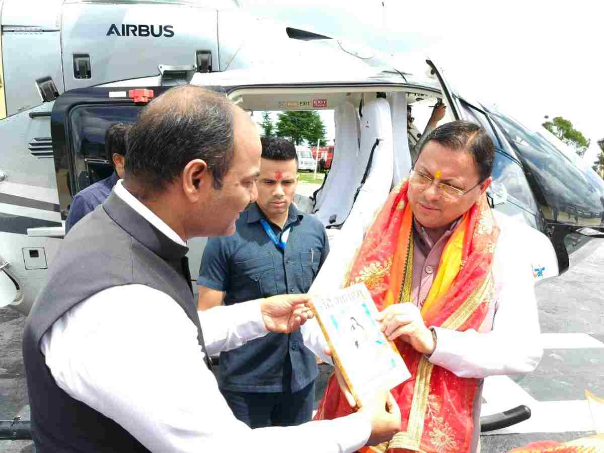 चंपावत :ऐतिहासिक बग्वाल मेले में प्रतिभाग करने मुख्यमंत्री धामी पहुंचे देवीधुरा 